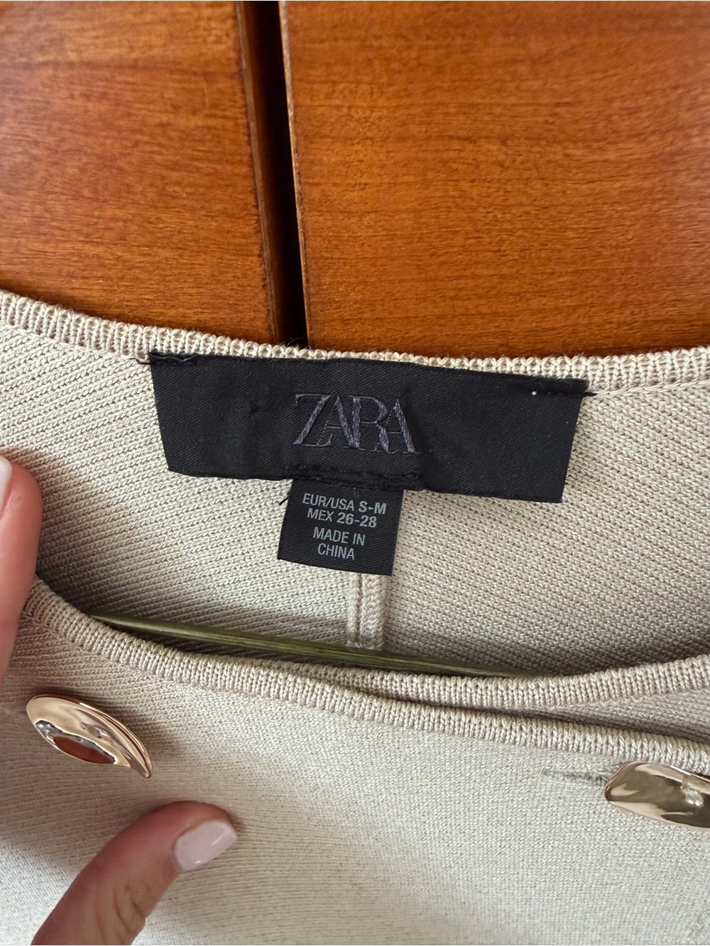 Zara Cape - Picture 3 of 4